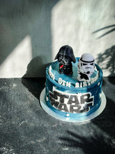 Load image into Gallery viewer, Delicious bespoke cakes from Kaki Desserts, beautifully decorated with intricate designs and vibrant colors.